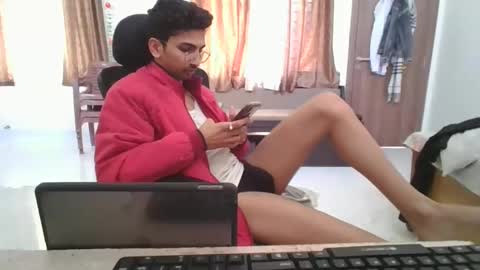 maskboyz2003 online show from January 11, 5:31 am