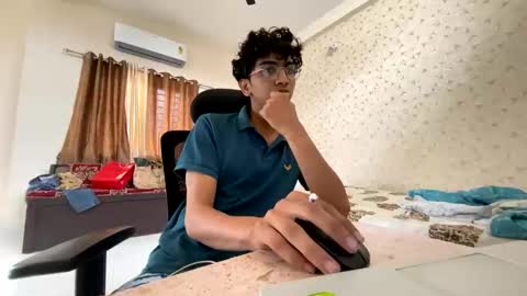 maskboyz2003 online show from October 29, 2:47 am