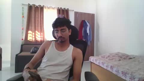 maskboyz2003 online show from February 19, 4:34 am