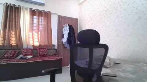 Mask Boy online show from November 14, 4:04 am