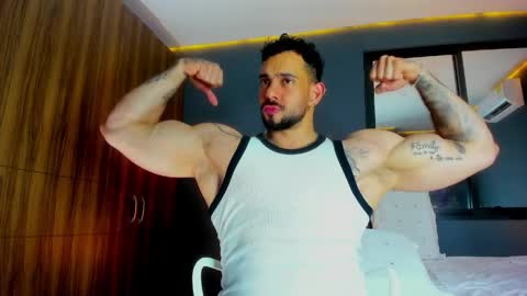 massimo online show from April 8, 2:01 am