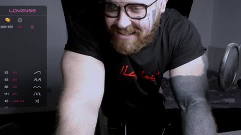 Snapshot of master_oil chatting on December 19, 2:35 pm Huge Alex online show from December 19, 2:35 pm