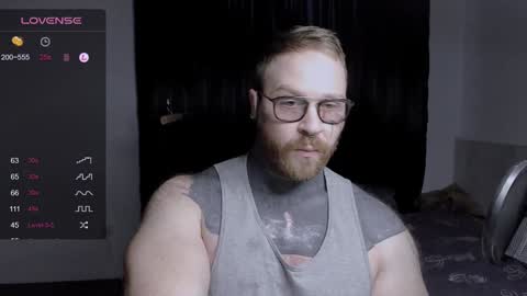 Snapshot of master_oil chatting on February 1, 6:43 am Huge Alex online show from February 1, 6:43 am