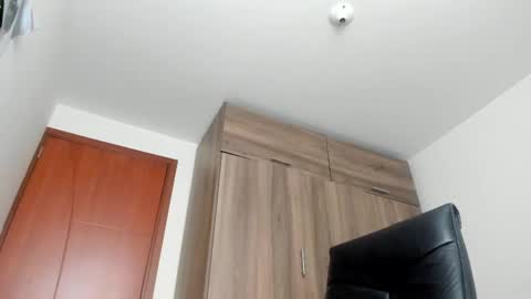 steven  online show from November 6, 9:29 pm