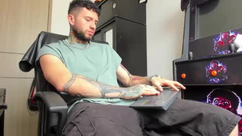 steven  online show from February 28, 3:26 pm