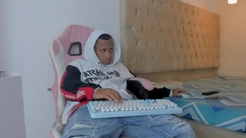 mastermorenohot23 online show from June 8, 2:56 am