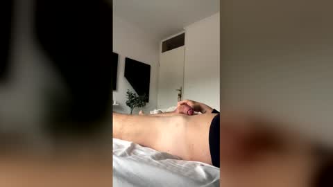 matej_cauci online show from March 27, 8:26 am