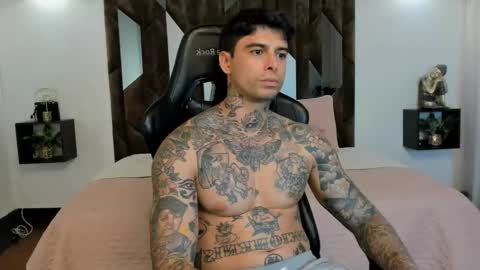 mateo_dilucajs1 online show from September 29, 9:43 pm