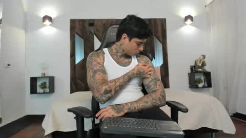 mateo_dilucajs1 online show from October 21, 8:55 pm