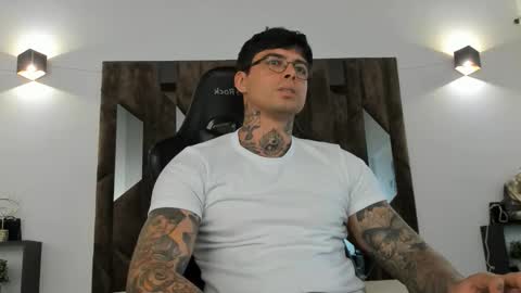 mateo_dilucajs1 online show from October 13, 8:59 pm