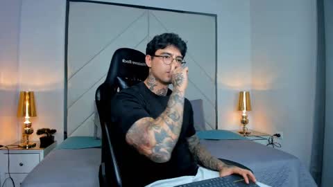 mateo_dilucajs1 online show from September 22, 7:57 pm