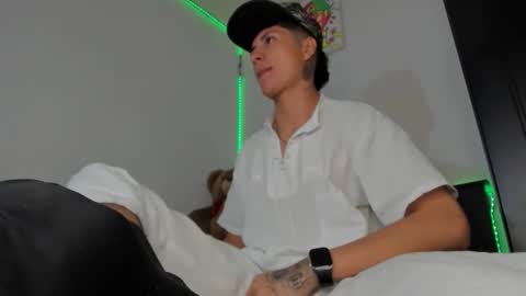 mateo_escobar online show from November 30, 5:42 am