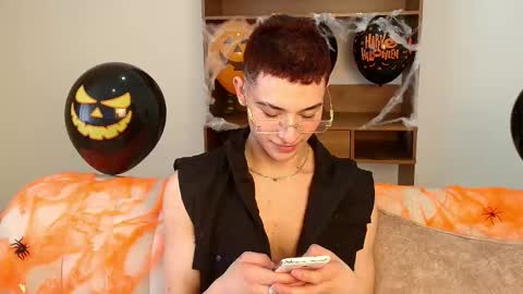 Snapshot of matheomontclair chatting on October 23, 8:45 pm Matheo Montclair online show from October 23, 8:45 pm