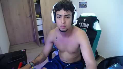 Snapshot of matias_bianco01 chatting on September 18, 2:52 pm matias online show from September 18, 2:52 pm