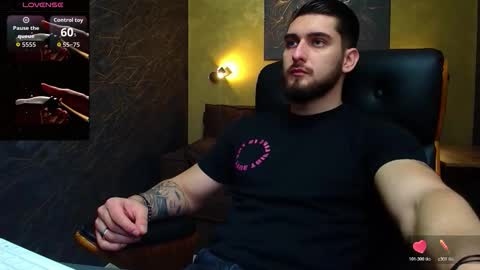 Snapshot of matiasdean chatting on October 26, 11:34 am MatiasDean online show from October 26, 11:34 am
