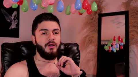 Snapshot of matteo_simpson chatting on December 5, 1:47 am Matteo simpson online show from December 5, 1:47 am