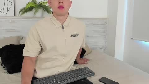 Mathias Woods online show from December 2, 12:38 pm