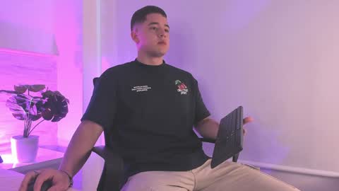 Mathias Woods online show from January 9, 12:30 pm