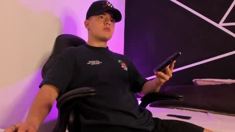 Mathias Woods online show from January 18, 1:29 pm