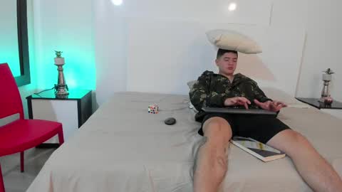 Mathias Woods online show from December 5, 1:49 pm