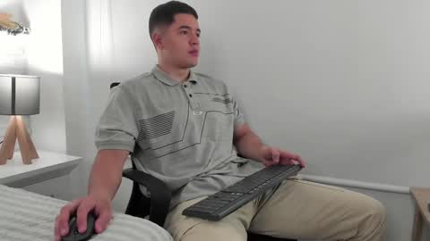 Mathias Woods online show from December 18, 1:02 pm