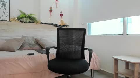 Mathias Woods online show from December 12, 12:33 pm