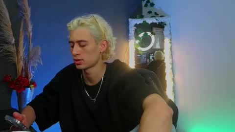 mattias     online show from September 19, 4:24 am