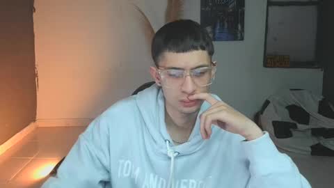 mattias     online show from December 10, 9:11 pm