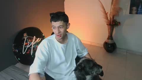 mattias     online show from December 6, 5:42 am