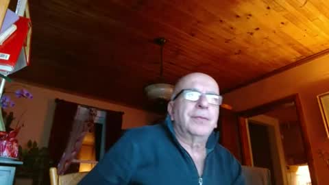 Maurice online show from February 1, 11:21 am