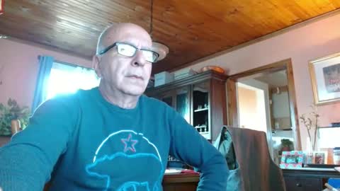 Maurice online show from December 13, 1:55 pm