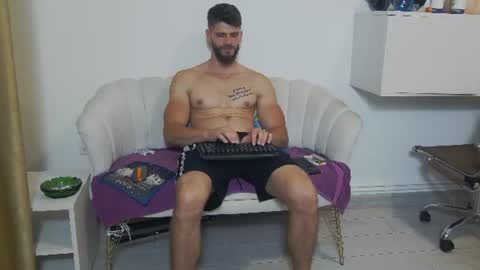 mauro_real_man online show from July 7, 8:01 pm