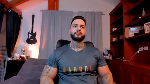 Snapshot of max_dic1 chatting on January 19, 10:17 pm max D. online show from January 19, 10:17 pm