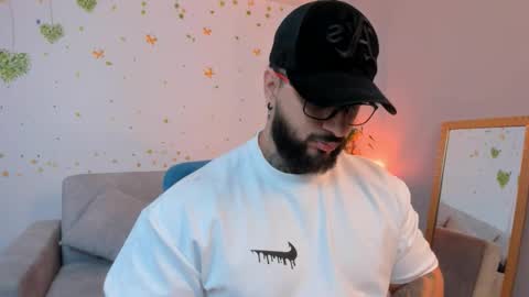 max D. online show from November 1, 1:42 am