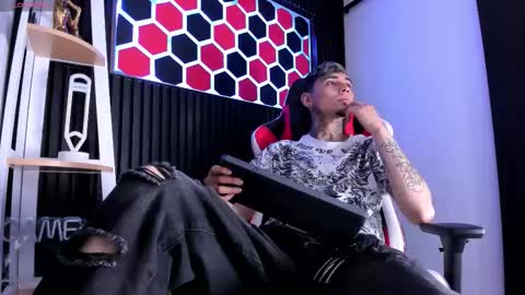 Max online show from March 14, 4:19 am