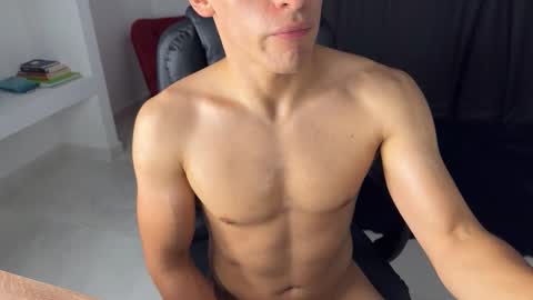 Max Lancaster online show from October 1, 9:30 pm