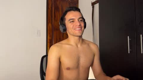 Max Lancaster online show from December 19, 11:46 pm