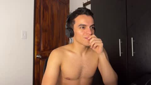 Max Lancaster online show from December 21, 2:09 am