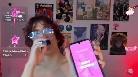 Snapshot of max_lover1 chatting on October 1, 4:05 am Max lover1 online show from October 1, 4:05 am