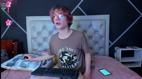 Snapshot of max_lover1 chatting on January 4, 2:35 pm Max lover1 online show from January 4, 2:35 pm