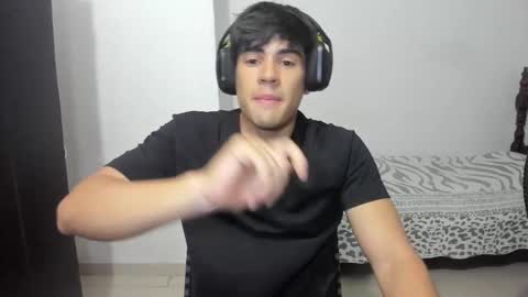 Snapshot of max_miller66 chatting on October 6, 11:53 pm Max online show from October 6, 11:53 pm