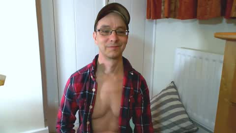 Max Davies online show from February 20, 6:13 pm