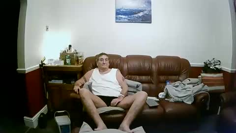 MAX online show from December 8, 11:19 pm