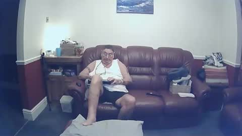 MAX online show from December 25, 8:39 pm