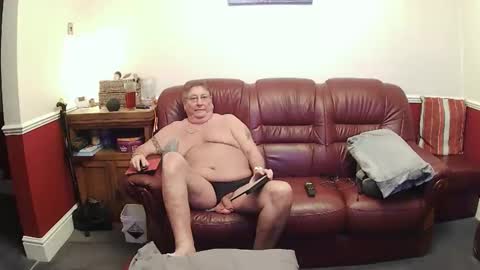 MAX online show from February 14, 1:22 am