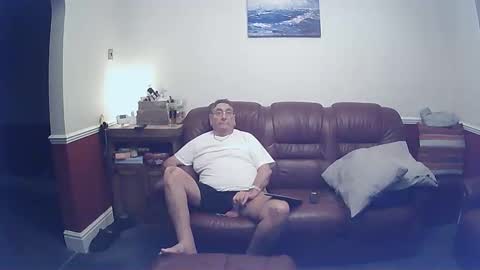 MAX online show from February 25, 9:35 pm