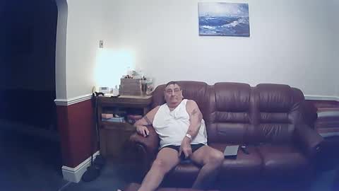 MAX online show from February 8, 9:36 pm