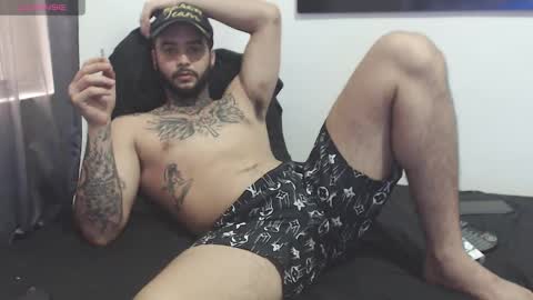 Snapshot of maxi_rogger chatting on December 3, 12:05 pm maxi rogger online show from December 3, 12:05 pm