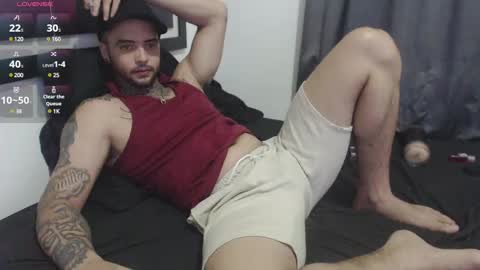 Snapshot of maxi_rogger chatting on January 22, 1:20 am maxi rogger online show from January 22, 1:20 am