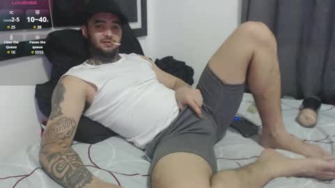 Snapshot of maxi_rogger chatting on February 5, 1:37 am maxi rogger online show from February 5, 1:37 am